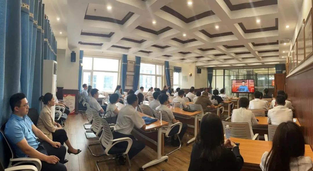 衡丰党总支组织集中观看建党百年大会， 重温入党誓词